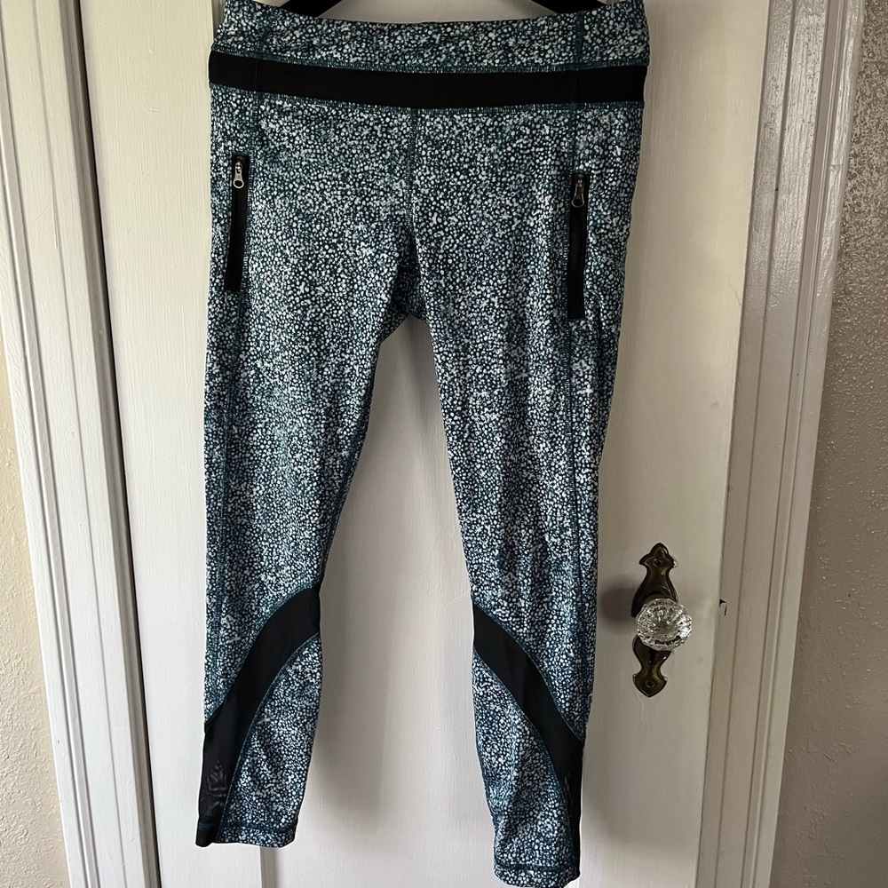 Lululemon Athletica green pebble print leggings women's size 8